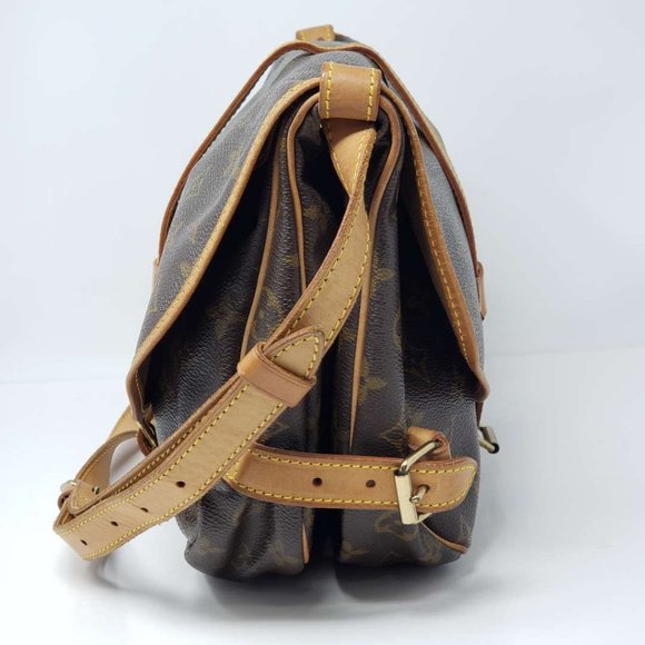 Auth Louis Vuitton Monogram Saumur 30 Crossbody - Picture 5 of 16